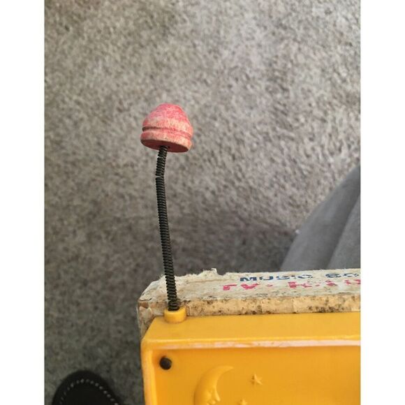 1968 Fisher-Price Jack & Jill Music Box - Picture 10 of 11